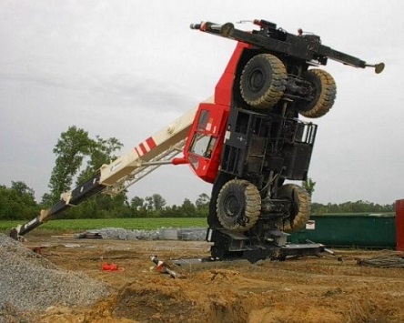 Tipped Construction Crane