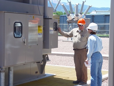 Employee Receiving Electrical Safety Training in Milwaukee